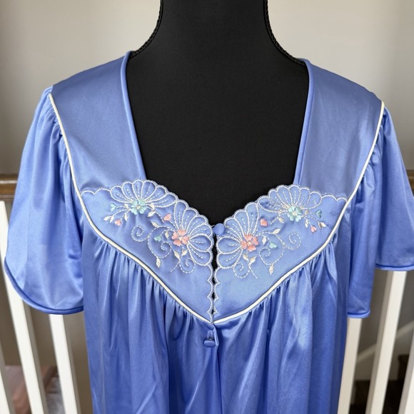 Vtg Vanity Fair M Satin Blue Nylon Embroided Nightgown Dress Robe Set Feminine - Picture 7 of 14